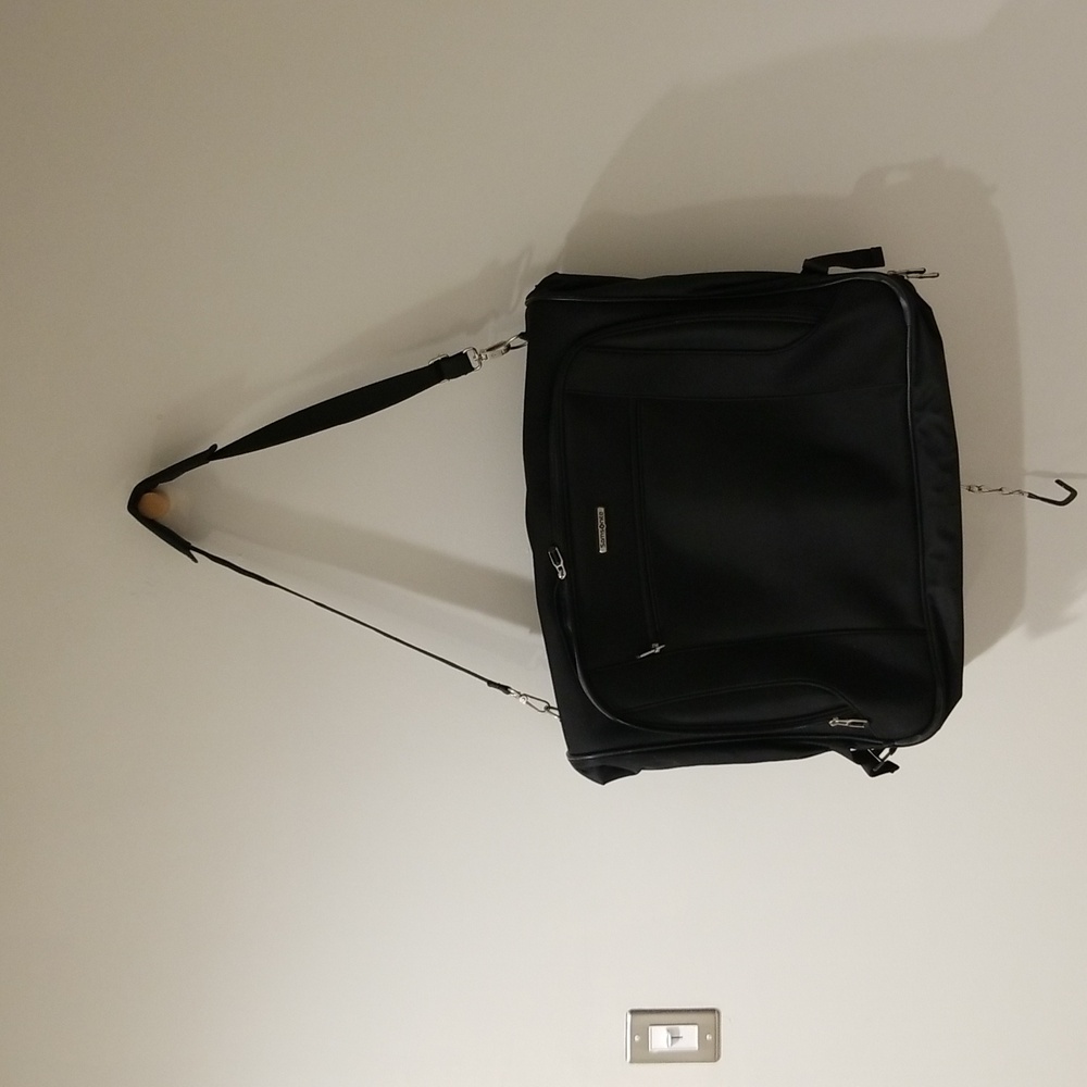 Samsonite Bifold garment bag